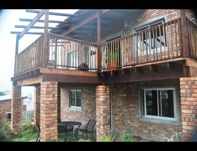 4 BEDROOM HOUSE FOR SALE IN KLEINBAAI